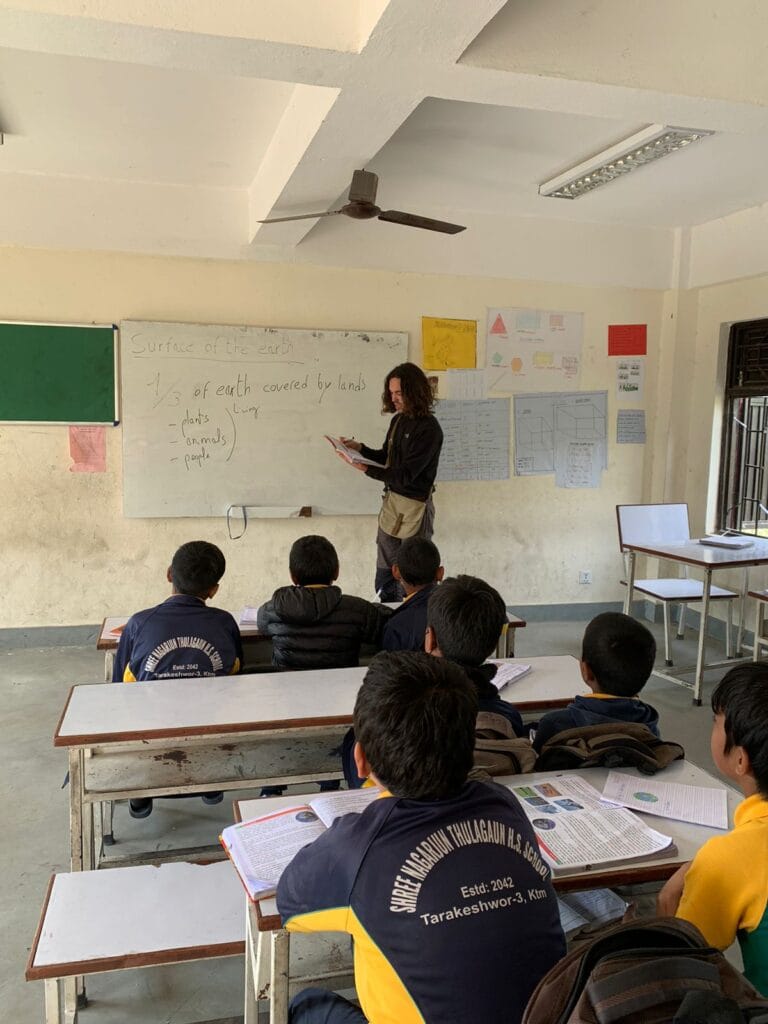 Volunteer Teaching English