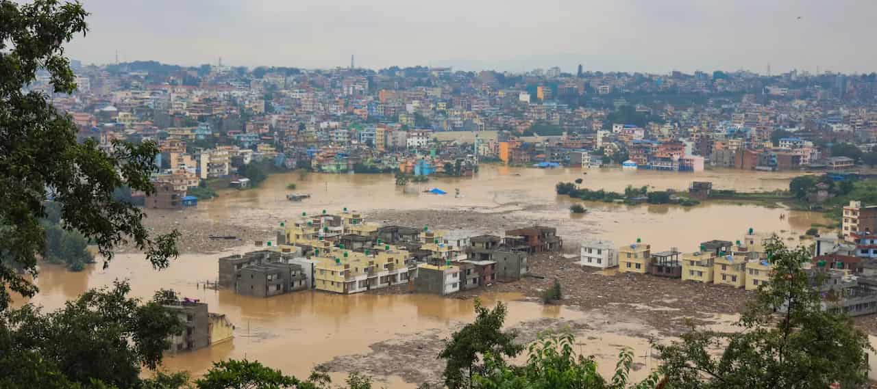 3. Flood early warning system volunteer nepal 3. Flood early warning system volunteer Nepal