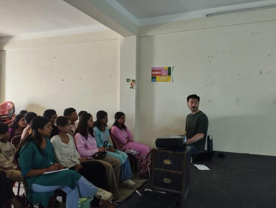 volunteering Youth Through Digital Skills